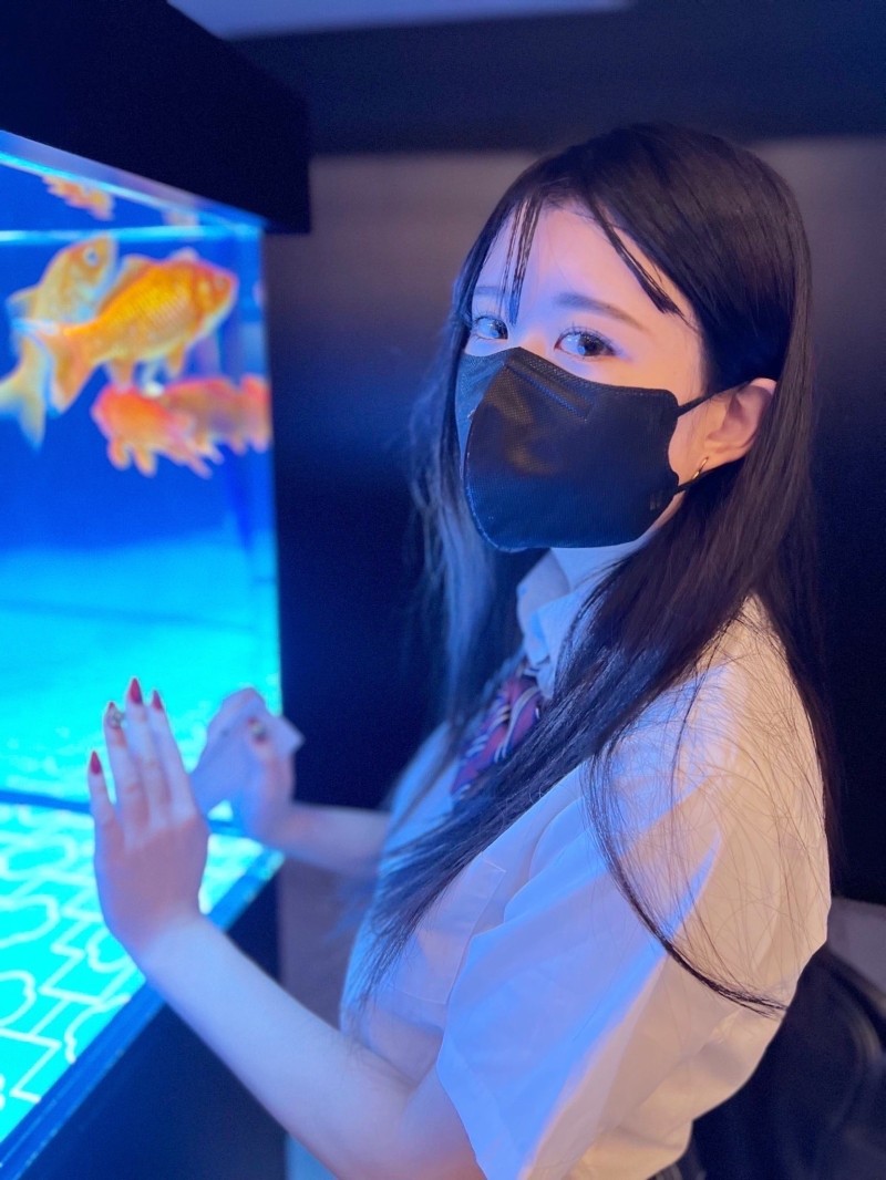 FC2-PPV-3071875 - "First Shooting" "Complete Appearance" Idol Class!  - An aquarium date with a fresh 18-year-old girl who is full
