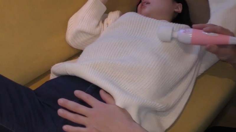 FC2-PPV-1407911 - [Individual Shooting / Set Sale] A 28-Year-Old Slender Wife Engaged in Others' Sticks While Entrusting Her Children Complete Ed