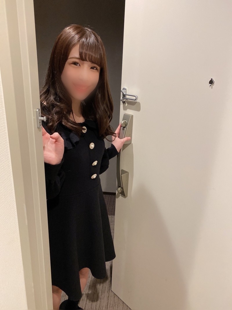 FC2-PPV-1758998 - [Dream come true ♪] Suddenly double immediate scale at the entrance.  - A beautiful girl with a first-class smile will visit the fan