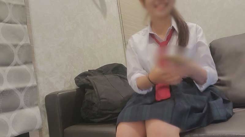 FC2-PPV-3904327 - [Limited to 200 pieces 1500 → 1100pt] Girls' school 3rd year, part-time job at a donut shop. Even though it's a normal dad